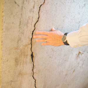 How a Cracked Foundation Effects It’s Value